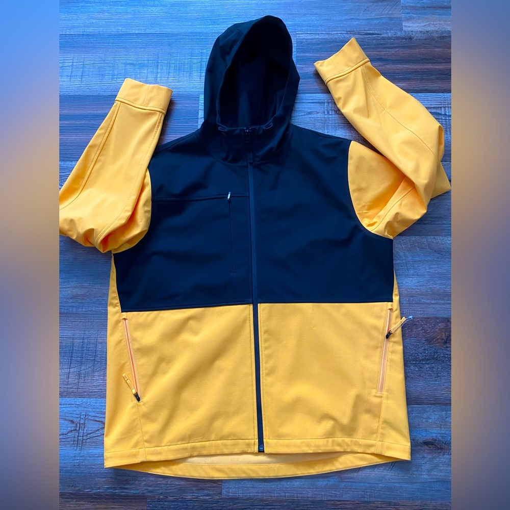 NorthFace Men’s hooded thin jacket black/ yellow size XL